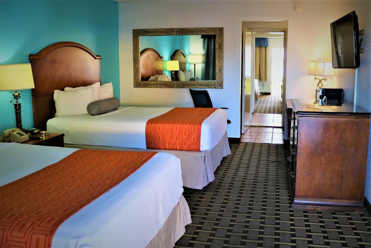 Howard Johnson By Wyndham Lake Front Park Кисими Екстериор снимка
