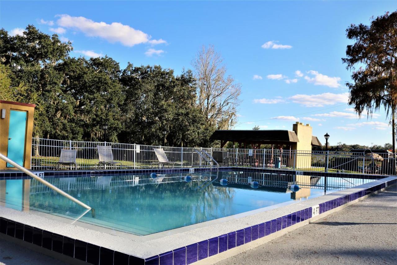 Howard Johnson By Wyndham Lake Front Park Кисими Екстериор снимка