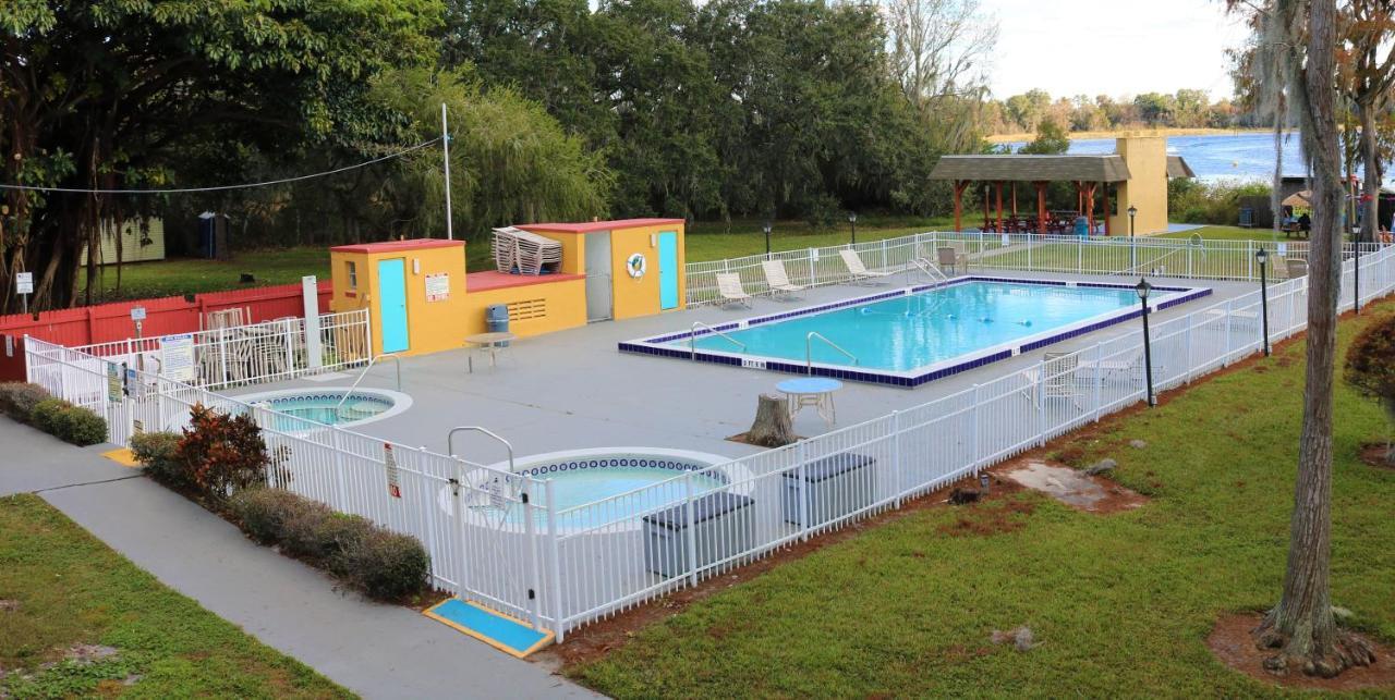 Howard Johnson By Wyndham Lake Front Park Кисими Екстериор снимка