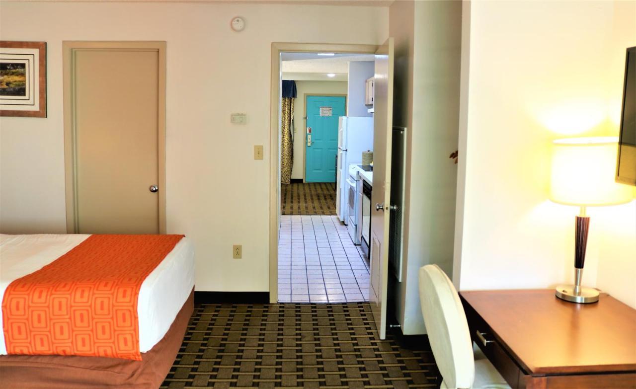 Howard Johnson By Wyndham Lake Front Park Кисими Екстериор снимка