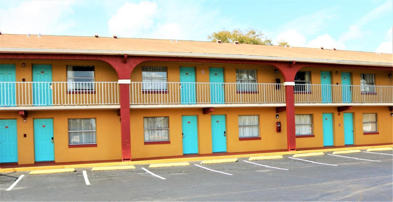 Howard Johnson By Wyndham Lake Front Park Кисими Екстериор снимка