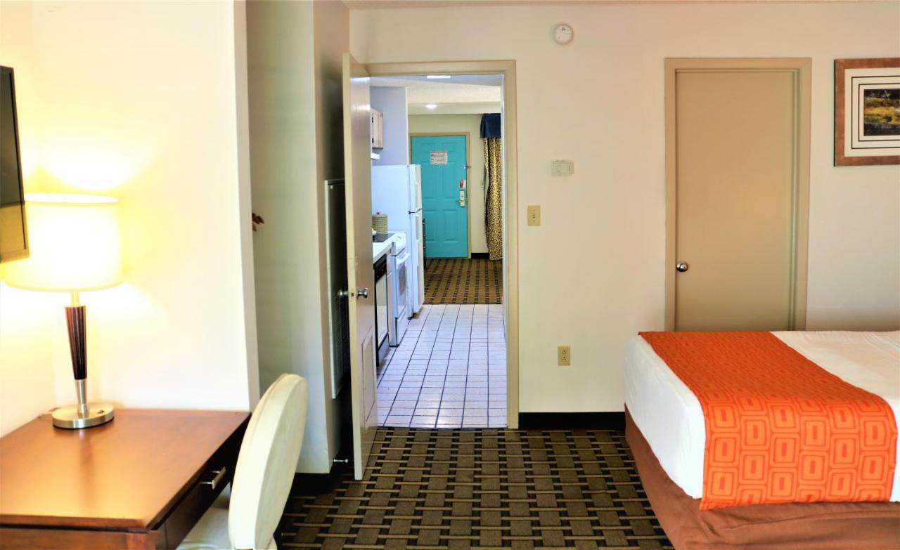 Howard Johnson By Wyndham Lake Front Park Кисими Екстериор снимка