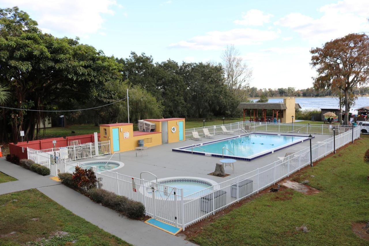 Howard Johnson By Wyndham Lake Front Park Кисими Екстериор снимка