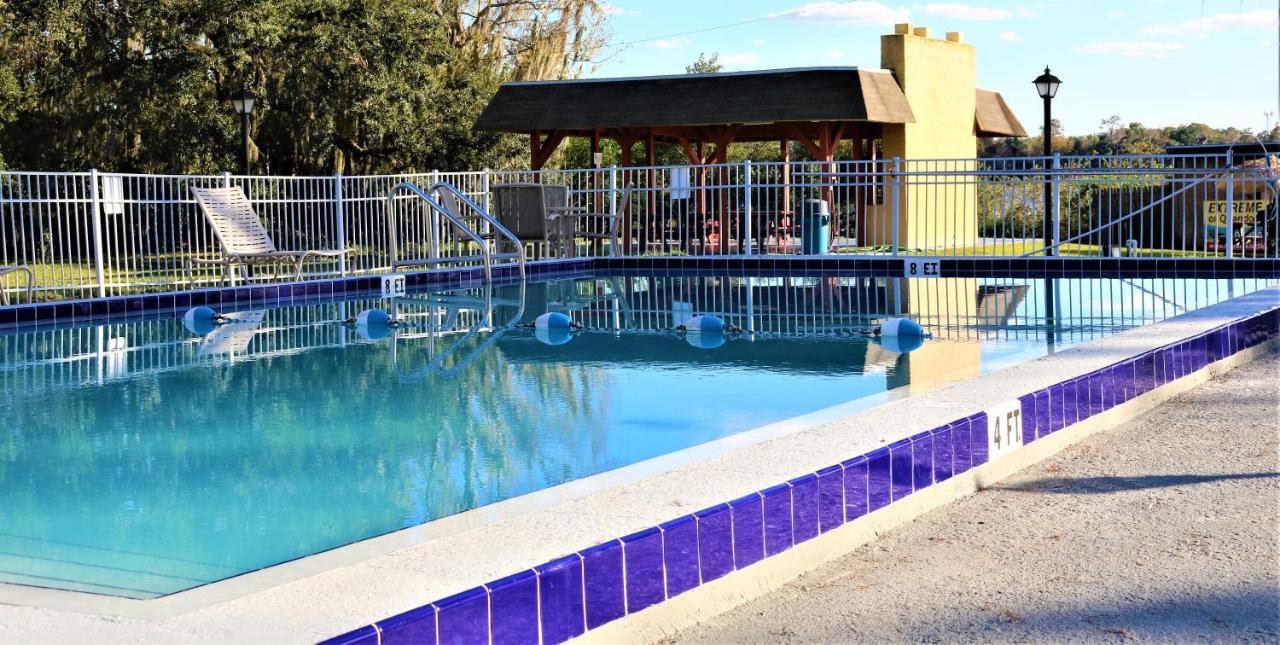 Howard Johnson By Wyndham Lake Front Park Кисими Екстериор снимка